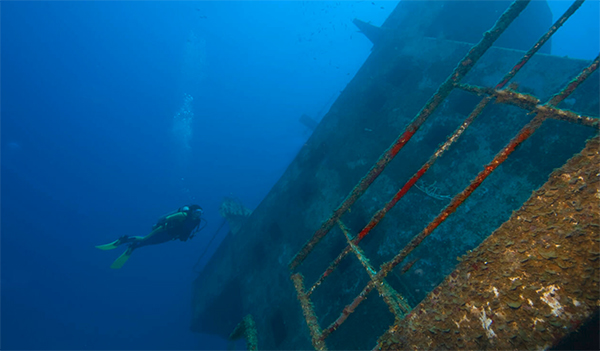 heck yeah outdoors - roatan scuba diving