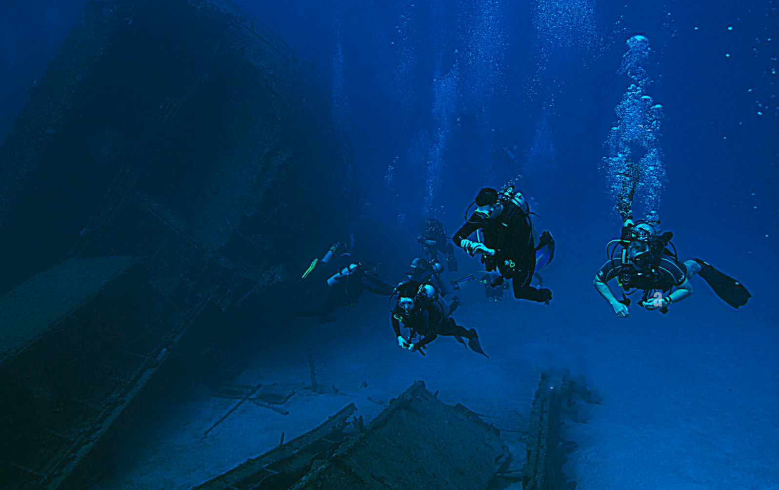 heck yeah outdoors - roatan scuba diving